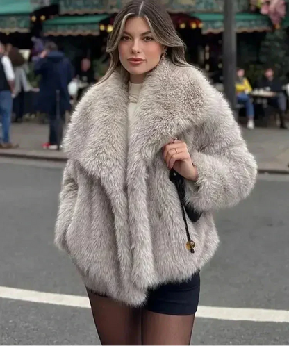 Clara | Cardigan Court en Fausse Fourrure pour un Street Style Élégant et Confortable lunnav