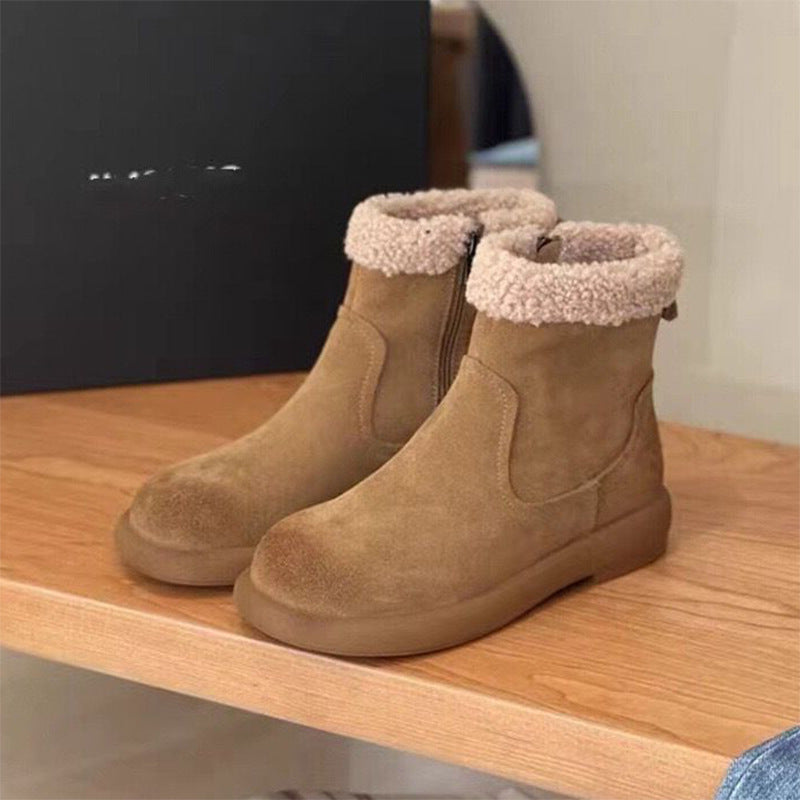 Doublure isolante en fourrure des bottes CozyStep™ en gros plan.